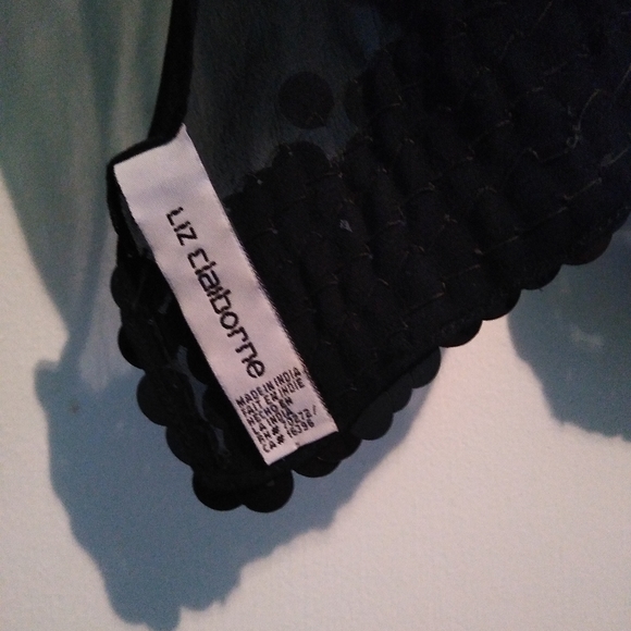 COPY - A Liz Caliborne Formal Black Shawl. - Picture 2 of 4